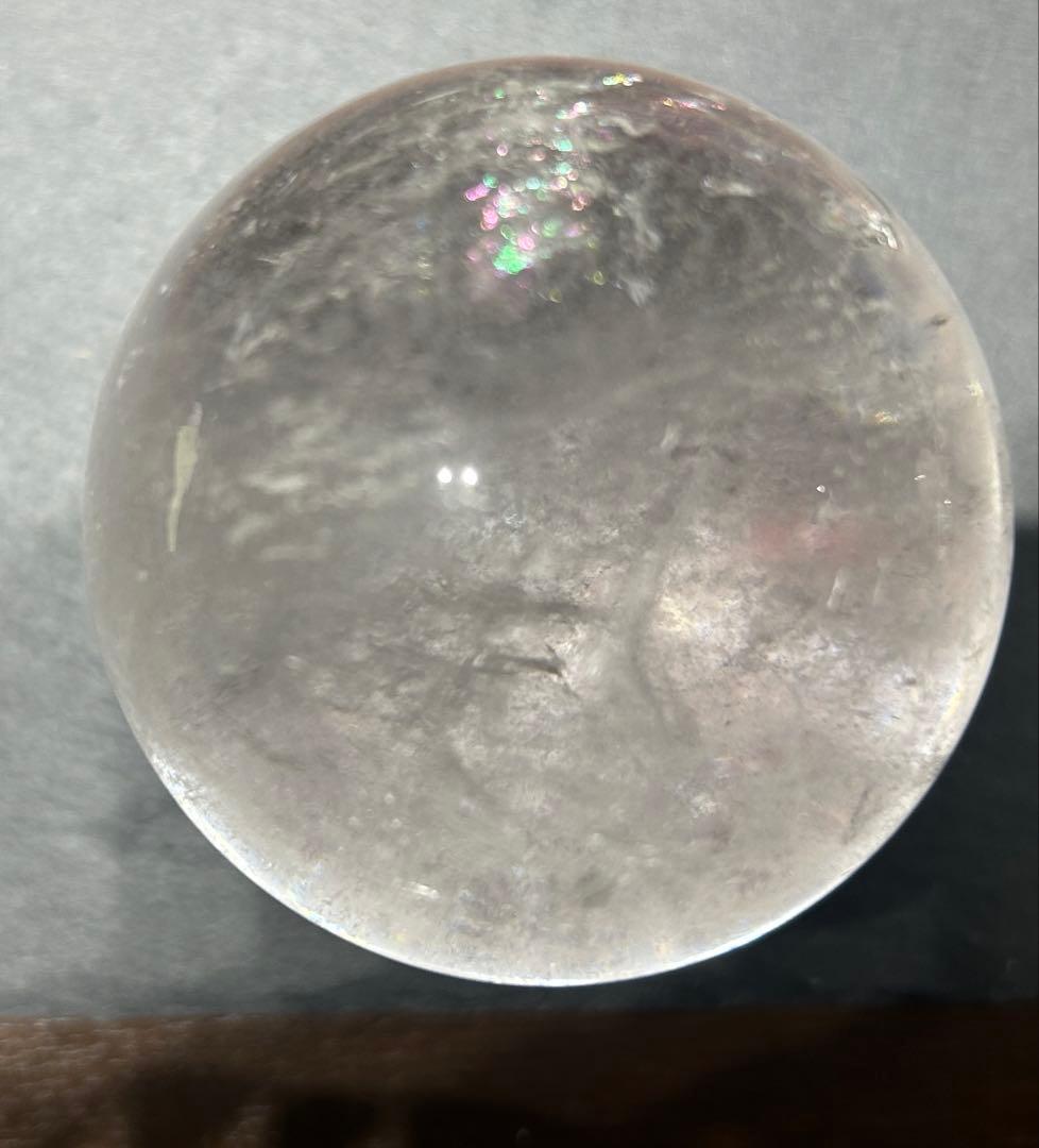 水晶丸玉　虹入り　66mm