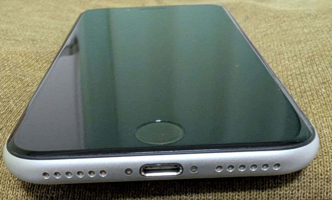 iPhone SE第2世代 64GB ホワイト 本体のみ