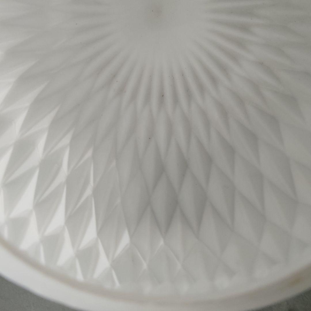 ガラス製　ヴィンテージ ランプシェード　折紙細工/幾何学模様/デザイン/ホワイト