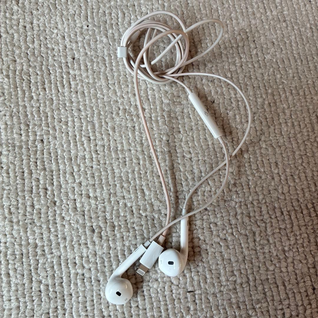 Apple iPhone SE (第２世代) ホワイト64㎇