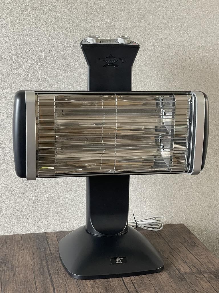 アラジン　遠赤グラファイトヒーター AEH-2G10BJ　2022年製