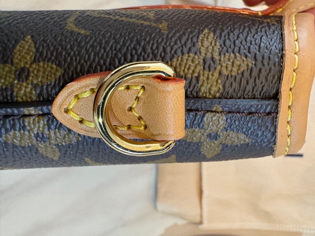 ぴーLouis Vuitton フォールドミーポーチ