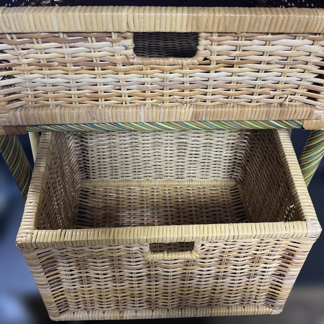 レトロ　ラタン製二段チェスト　ウッドラックキャスター付き