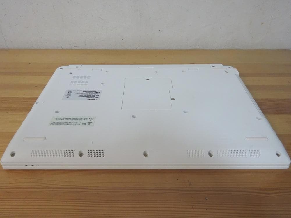 東芝 ノートパソコン dynabook T55/BW/中古特価良品