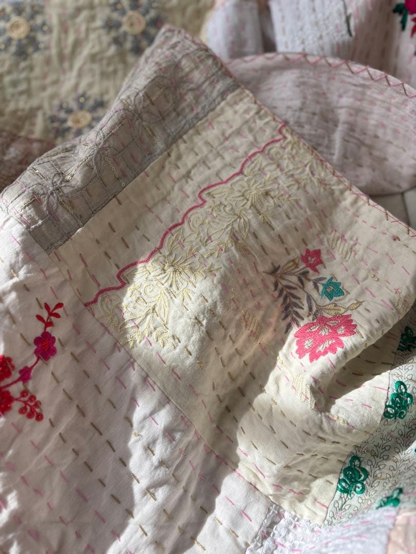 ラリーキルト　インド刺繍　カンタキルト　ヴィンテージ　パッチワーク　マルチカバー