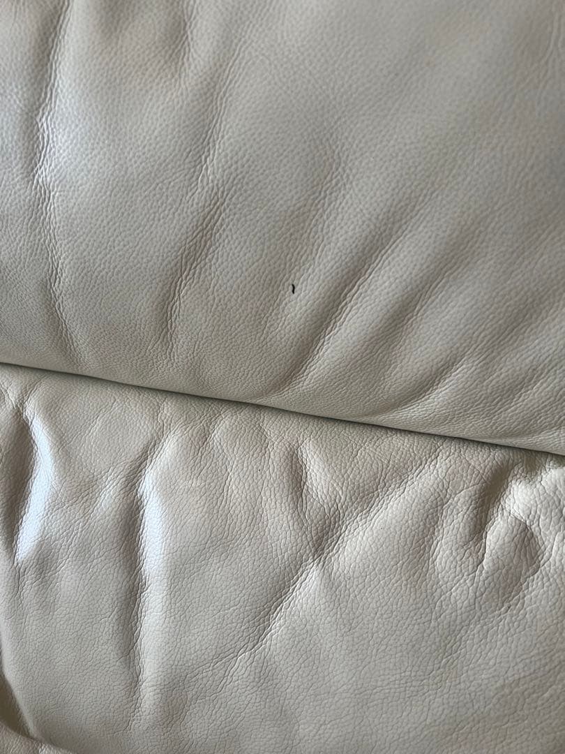 【送料込み】3人掛け電動テーブル付きリクライニングソファ ビリーバー ニトリ