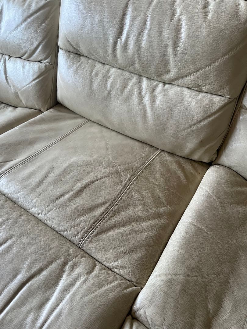 【送料込み】3人掛け電動テーブル付きリクライニングソファ ビリーバー ニトリ