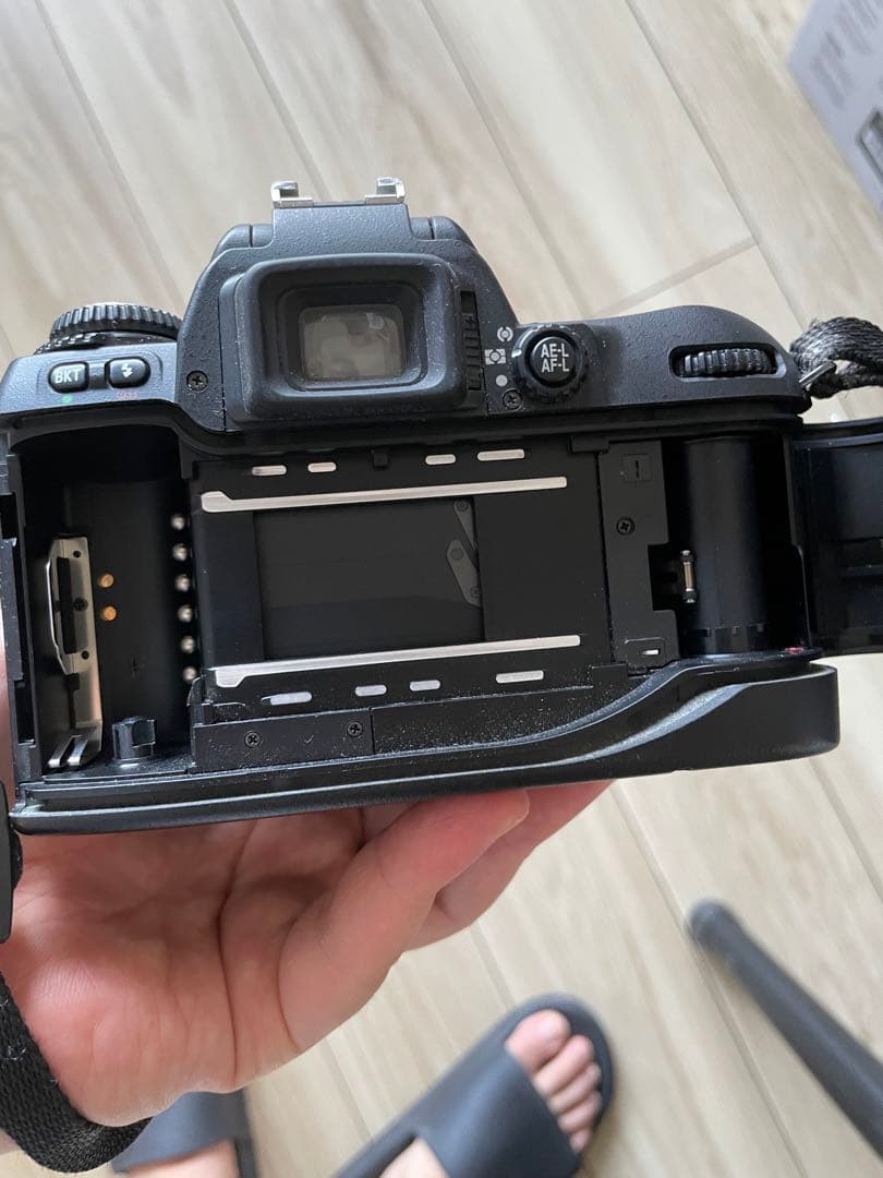 NIKON フィルムカメラ F80 ズームレンズ 70-300ミリ