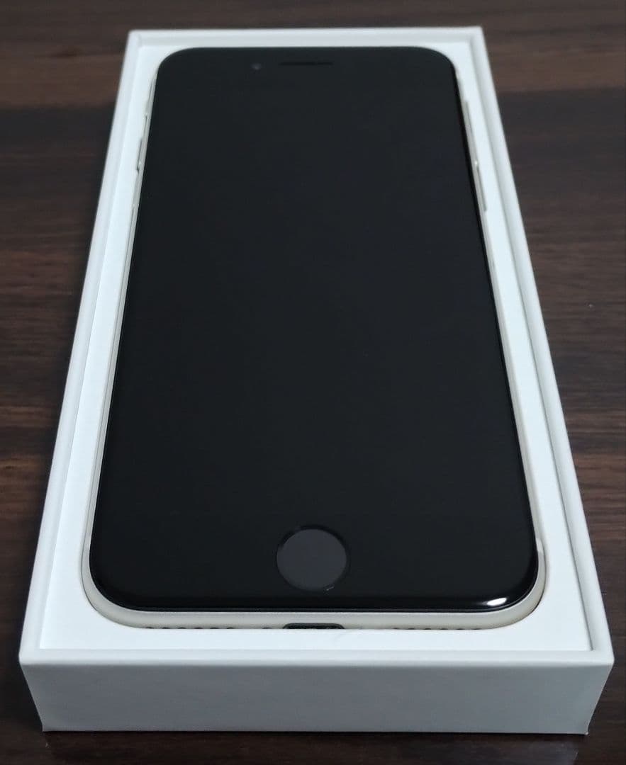 ★新品電池100%★iPhone SE 第3世代 64GB 国内版 展示デモ機
