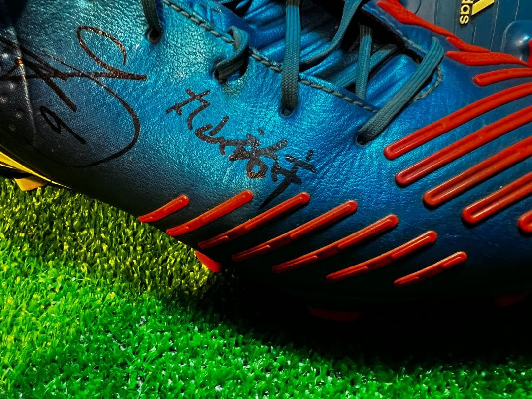 FC東京 丸山祐市選手 実使用スパイク サイン入 / アディダス プレデター