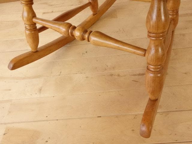 木製　ロッキングチェアー　白木色　再塗装済　ＵＳＥＤ