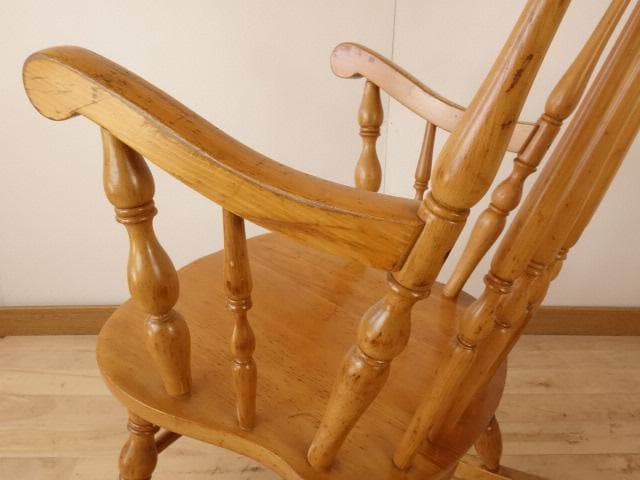 木製　ロッキングチェアー　白木色　再塗装済　ＵＳＥＤ
