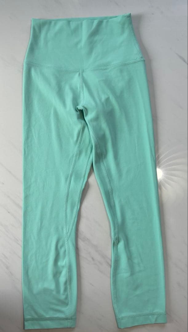 【美品】ルルレモン　align クロップレギンス　XSサイズ