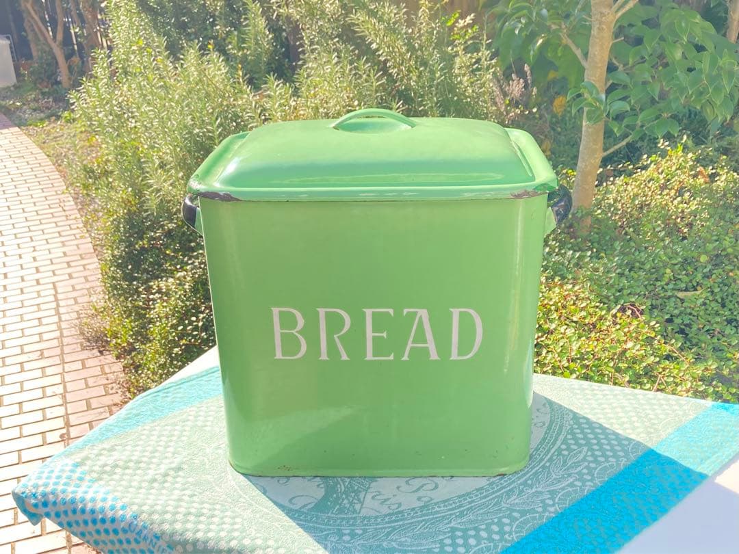 希少✧イギリスアンティーク　かわいいミントグリーンBREADホウロウ缶˚✧₊⁎✧