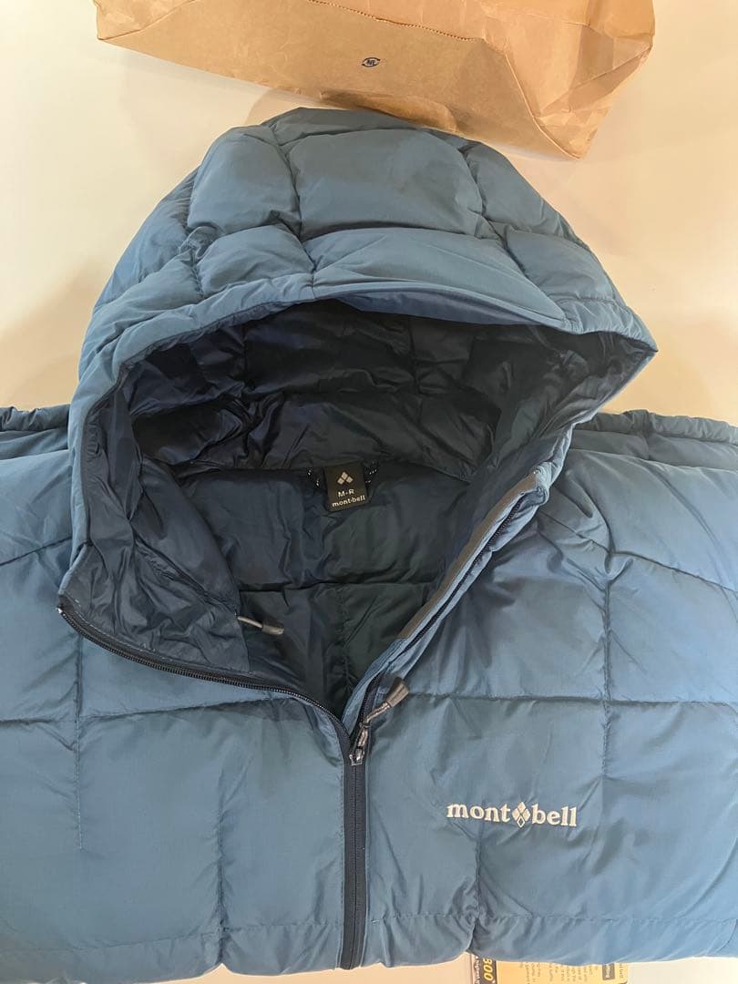 ネージュダウンパーカー　新品未使用　モンベル　mont-bell ブルー