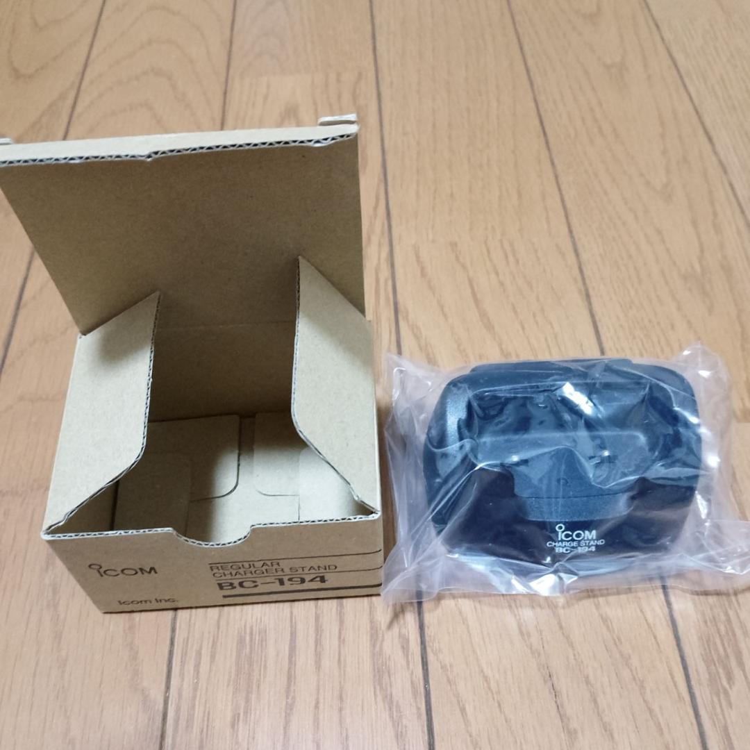 icom ハンディレシーバー IC-R6＋アンテナSRH789＋充電スタンド!!