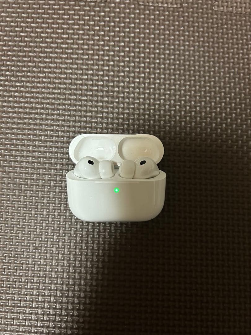 【美品】AirPods Pro 3 本体 充電ケース付き 保護ケース付