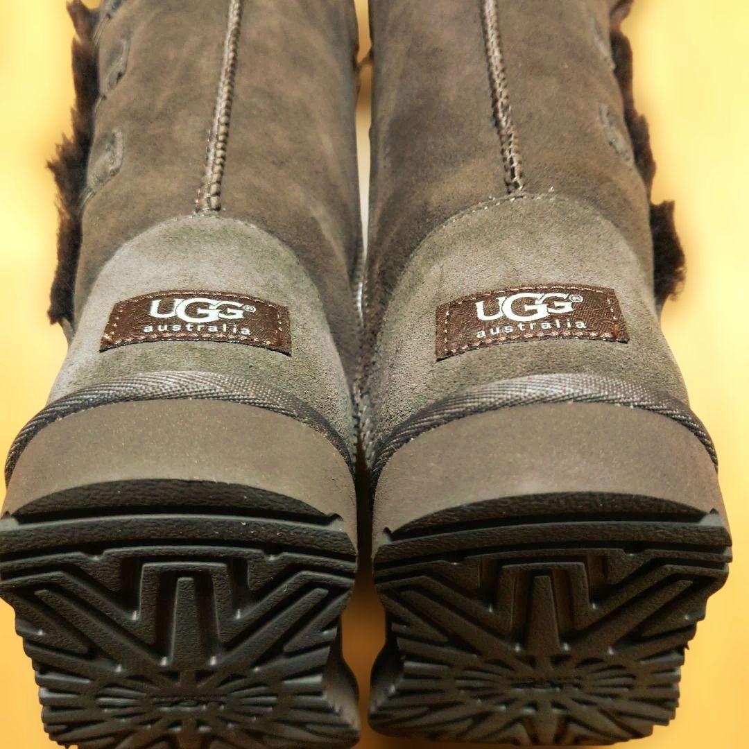未使用 UGG チョコレート ベイリーボタン トリプレット ムートンブーツ アグ