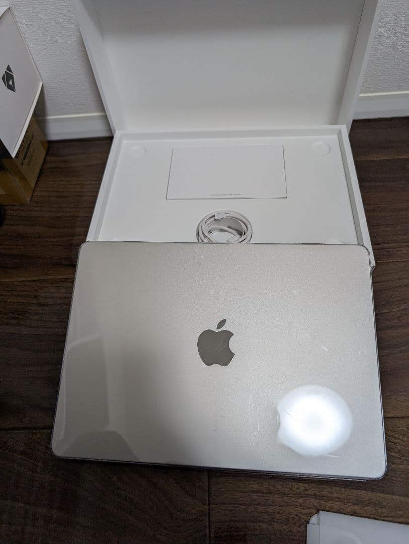 Apple MacBook AIR2022年　8ギガ 超美品