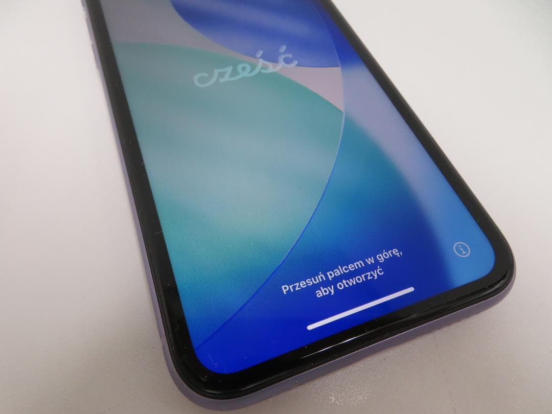 AU　Apple　iPhone11　MHDF3J/A　SIMフリー　64GB