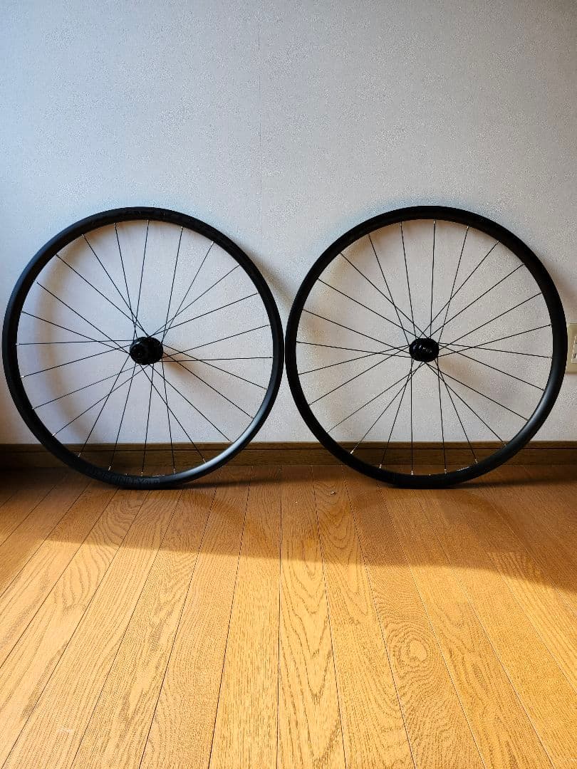 Bontrager アルミホイール AFFINITY TLR、美品タイヤセット