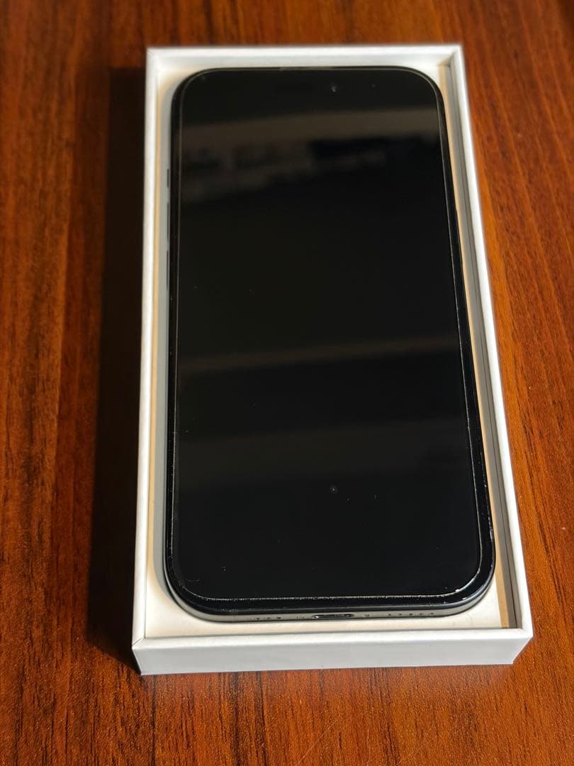 シャッター音無iPhone15 ブラック美品　米国版SIMフリー