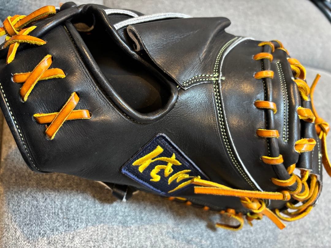 硬式野球キャッチャーミット黒/オレンジ