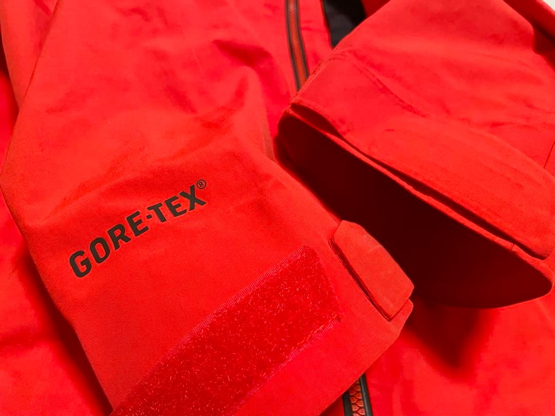 美品 バートン ak GORE-TEX 2L BOOM JACKET Mサイズ