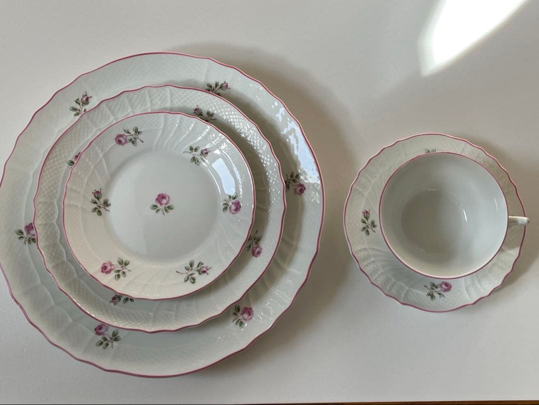 リチャードジノリベッキオロゼリーニ　ティーカップ＆ソーサー　ケーキ皿　ディナー皿