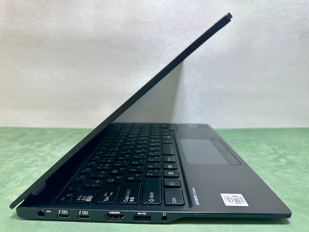 Windowsノート本体 Fujitsu LIFEBOOK U9310/D Core i5 8 256