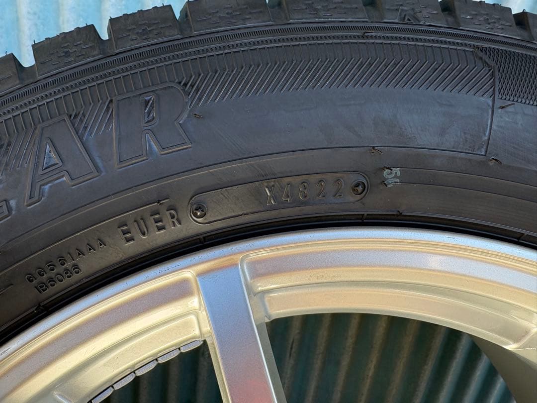 【未使用タイヤ】 215/60R17 スタッドレス•ホイール４本セット