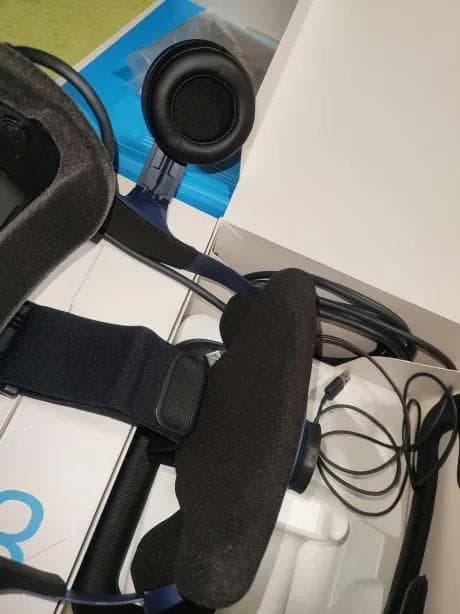 間*一様 HTC VIVE PRO フルセットと　おまけ