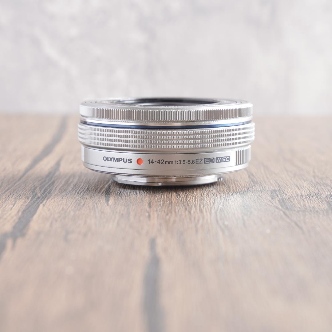 ✨美品✨Wi-Fi搭載✨自撮りも楽々✨OLYMPUS PEN E-PL8　757