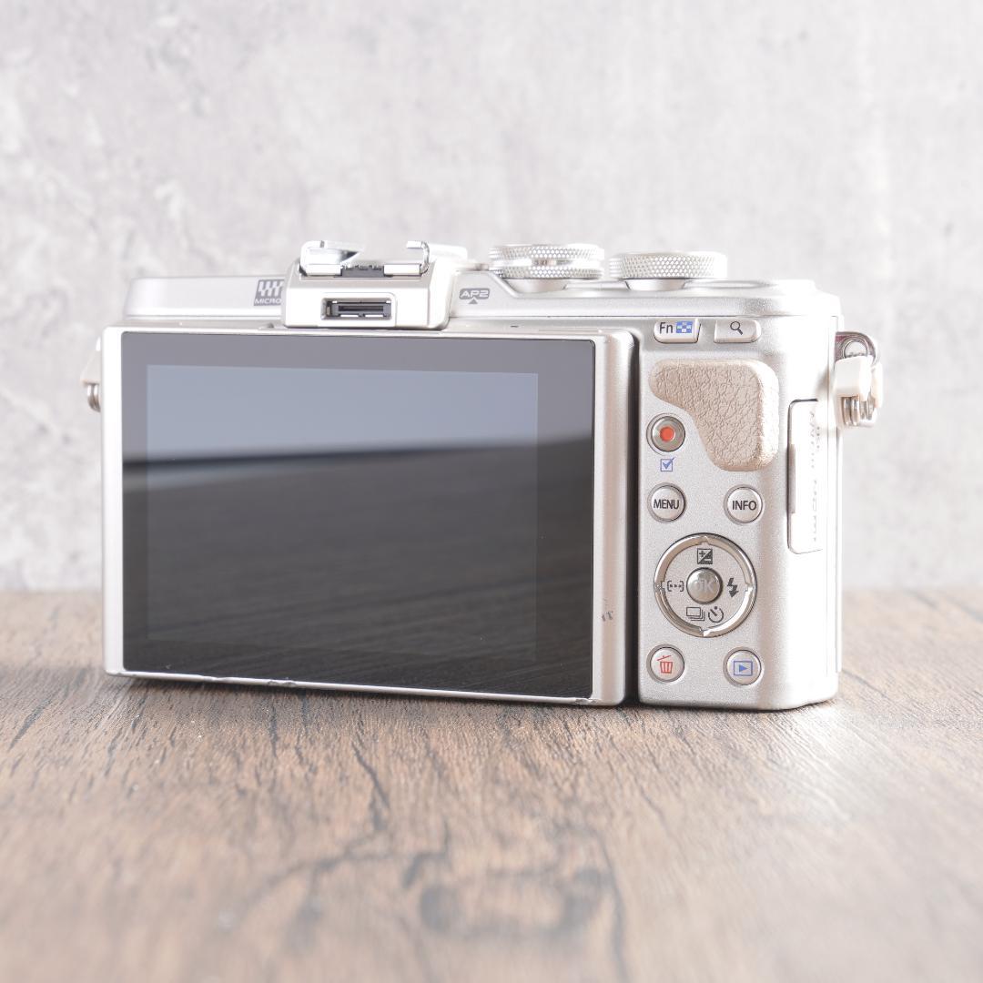 ✨美品✨Wi-Fi搭載✨自撮りも楽々✨OLYMPUS PEN E-PL8　757