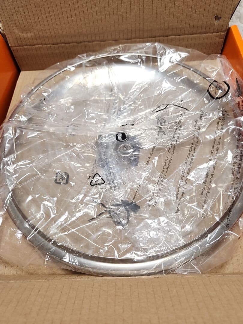 値下げ！早い者勝ち！ル・クルーゼ ウォクガラスフタ付き32cm マットブラック