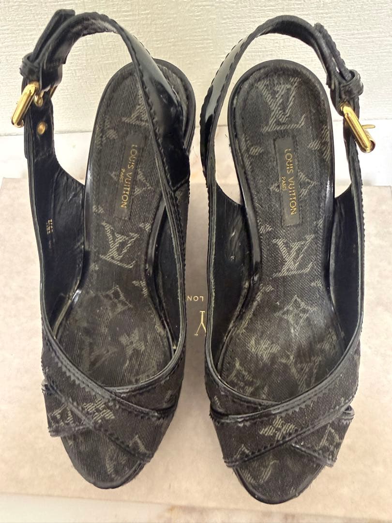 Louis Vuitton ブラック ウェッジサンダル