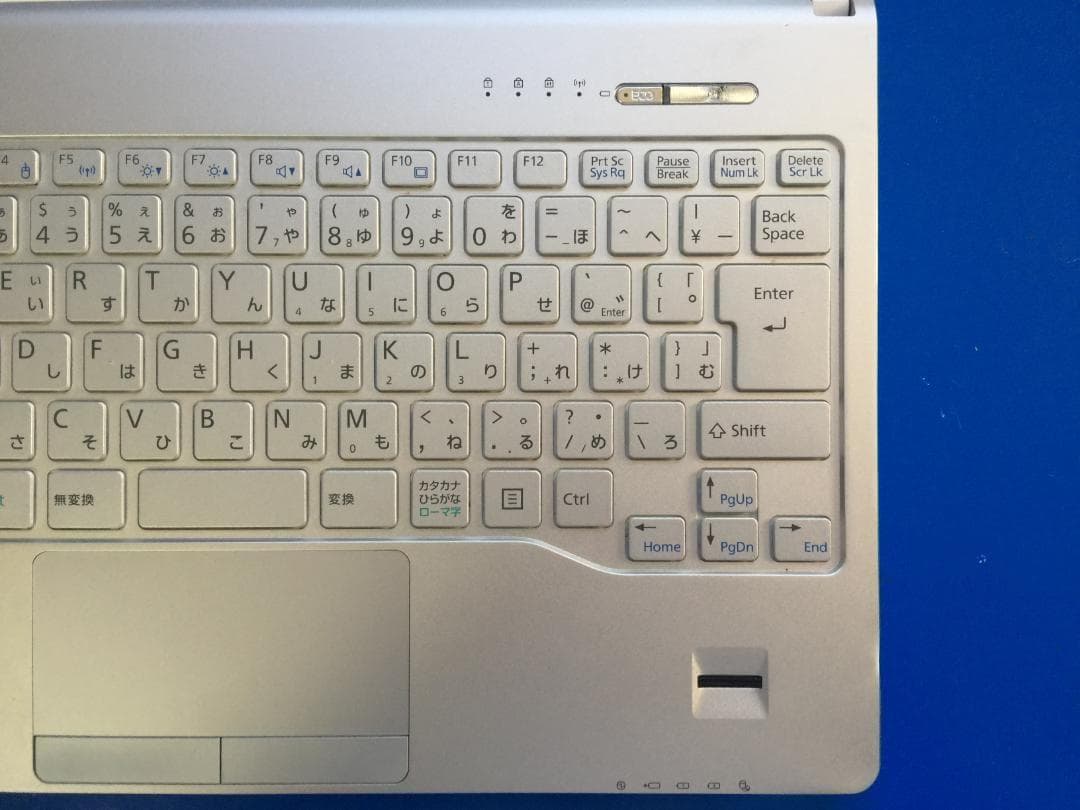 富士通 LIFEBOOK SH90/X 13.3型高解像度TFT 軽量コンパクト