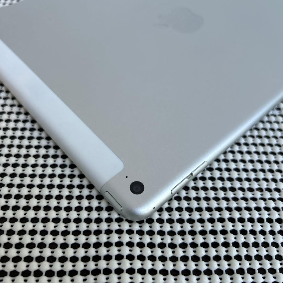 70【早い者勝ち】電池最良好☆iPad Air2 第2世代 16GB au☆