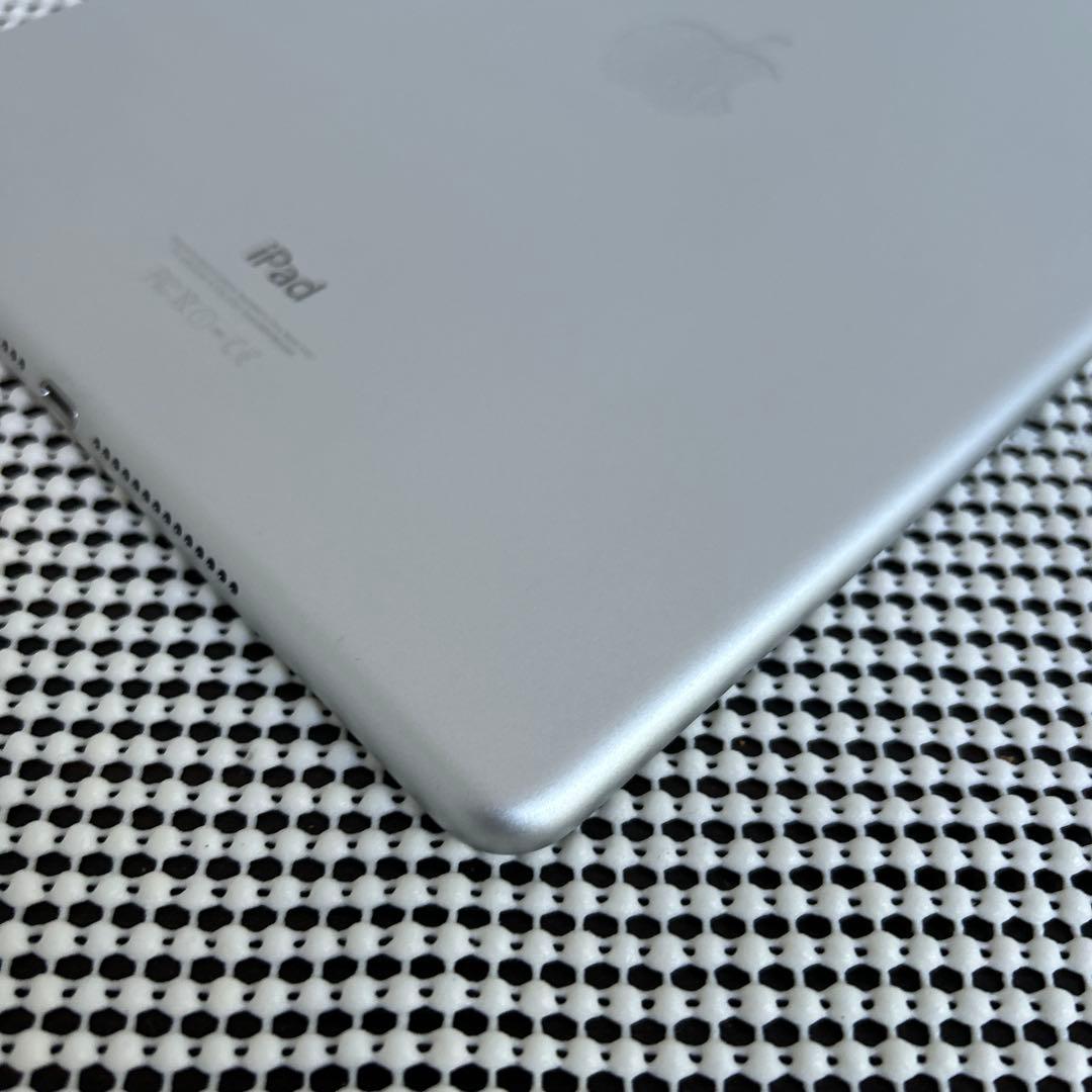70【早い者勝ち】電池最良好☆iPad Air2 第2世代 16GB au☆