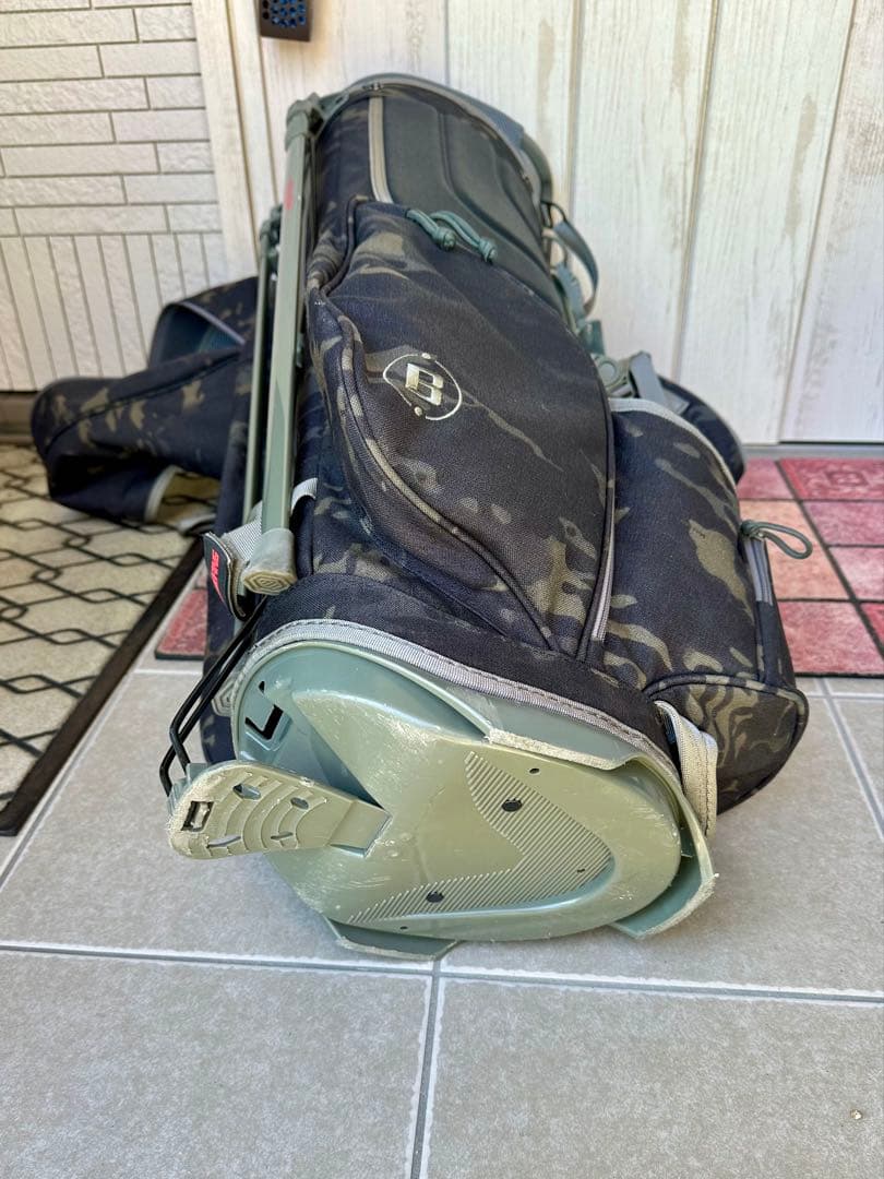 ブリーフィング マルチカモブラックのキャディバッグ / BRIEFING