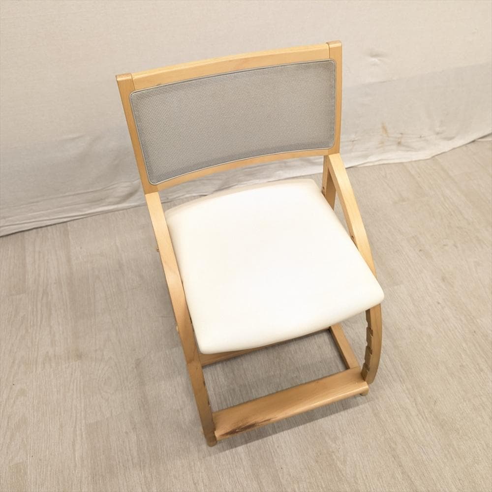 カリモク　クレシェ　デスクチェア　学習椅子　イス　椅子　チェア　キッズチェア