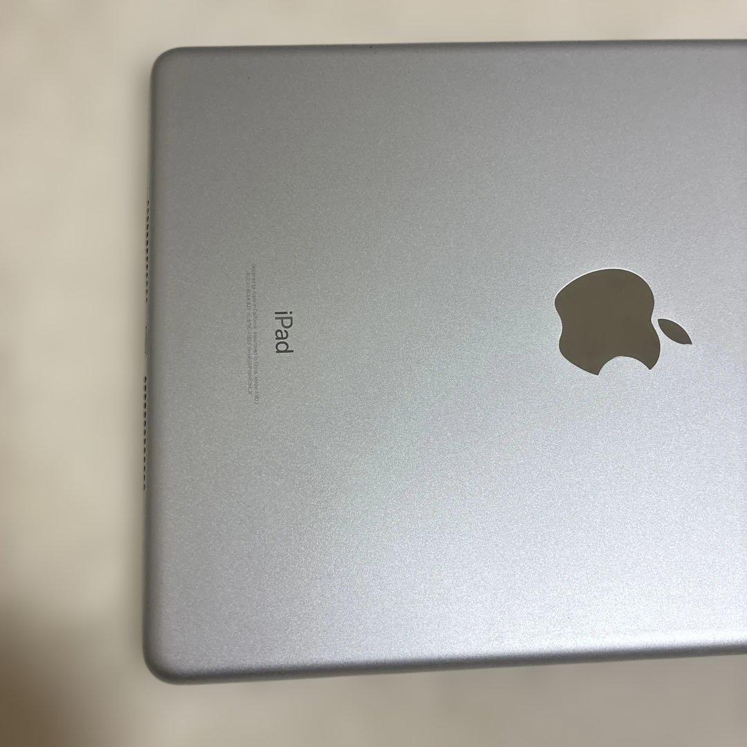 最終値下げApple iPad シルバー(第5世代) MPIL2J/A 32GB