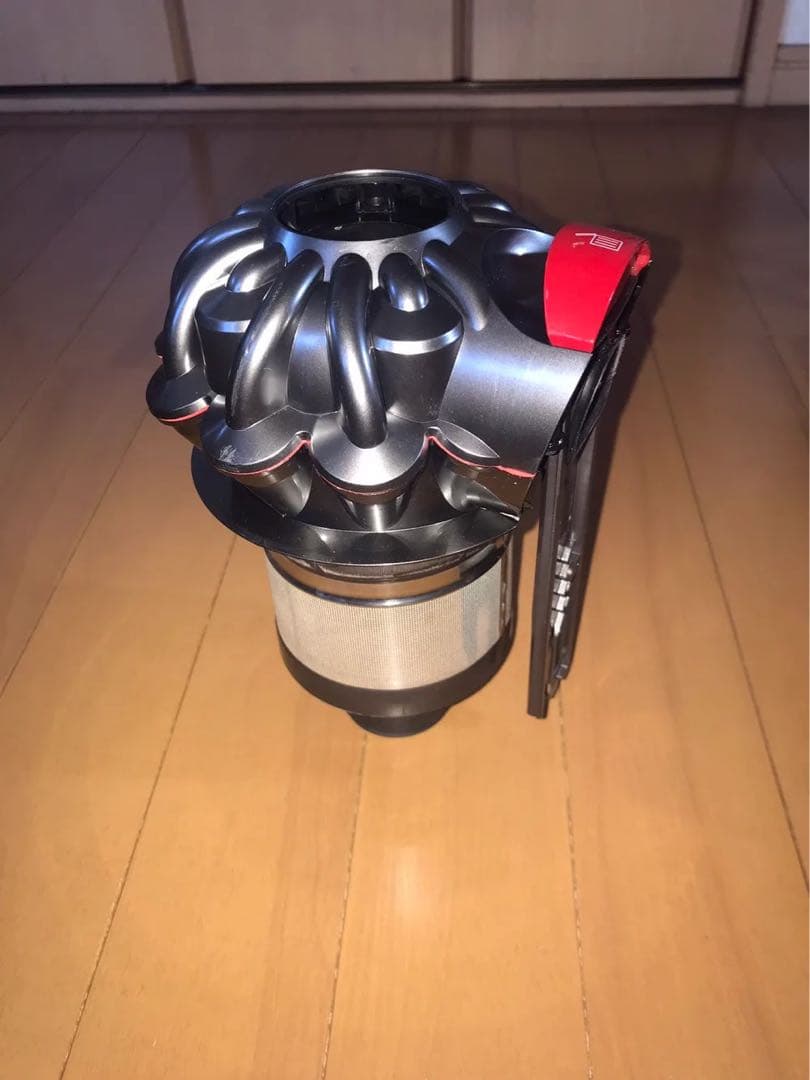 ダイソンV8 SV10K コードレスクリーナー掃除機1