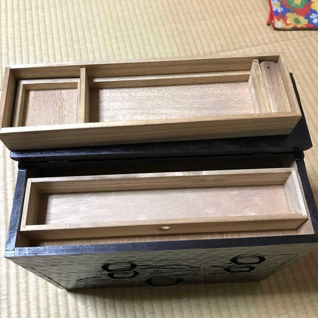 鎌倉彫　引き出し５個　隠れ引き出しあり