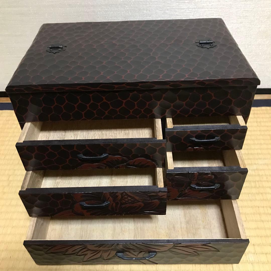 鎌倉彫　引き出し５個　隠れ引き出しあり