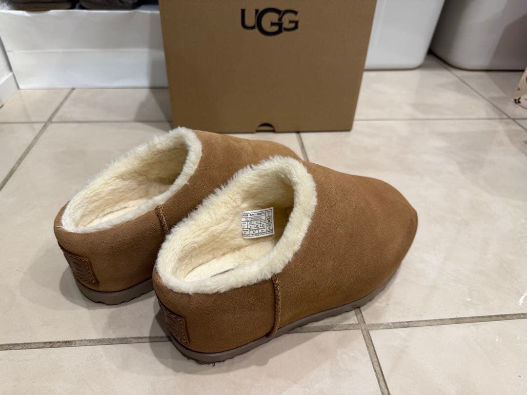 UGG スリッポン　ショートブーツ　24cm 美品！
