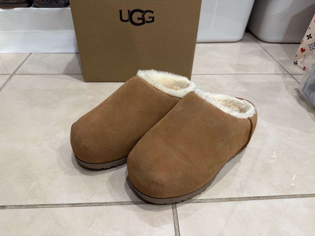 UGG スリッポン　ショートブーツ　24cm 美品！