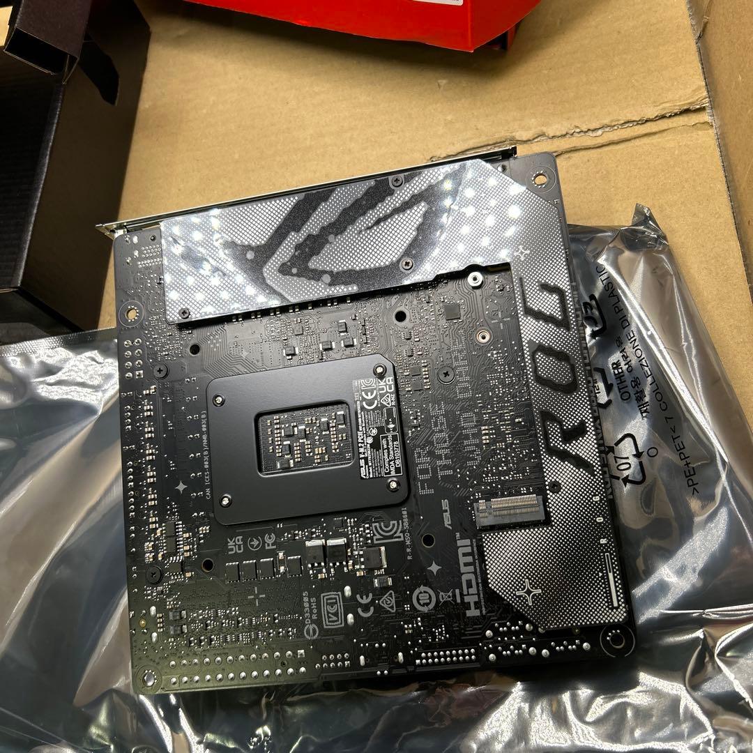 マザーボード ASUS ROG STRIX B860-I GAMING WIFI