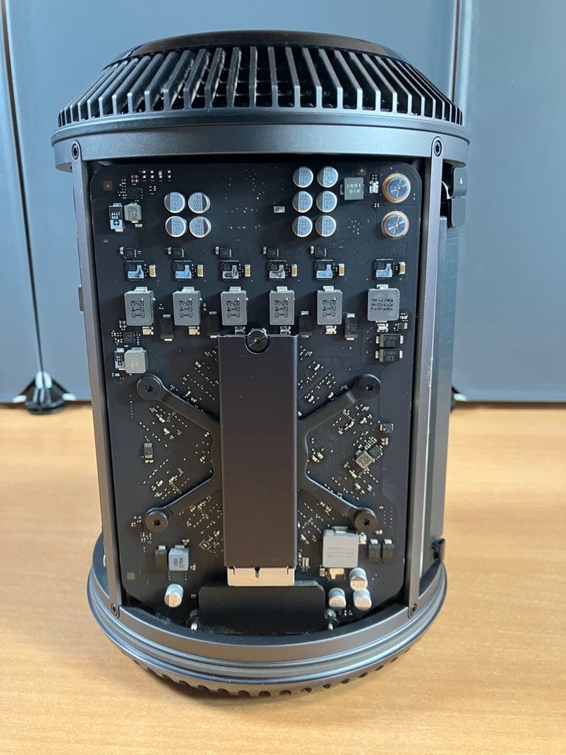 べ*む様 Apple Mac Pro （古いモデルジャンク扱い）とキーボードセッ
