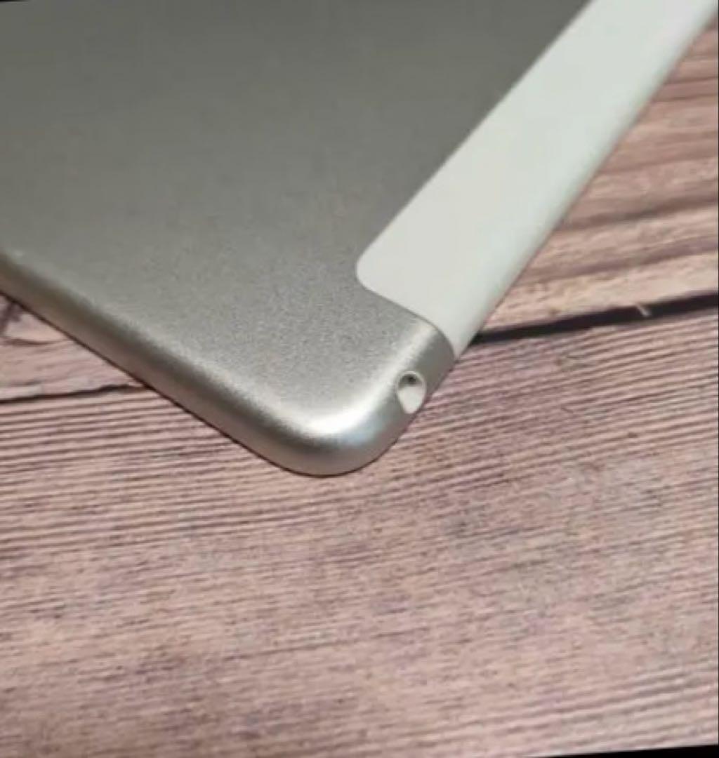iPad mini4 第4世代 シルバー 128GB SIMフリー 美品